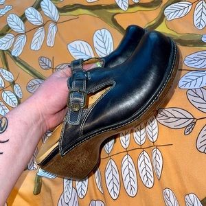 Black Clark’s Clogs with Memory Foam Soles Size 8